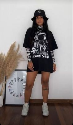 Rock And Roll Festival Outfits, Oversized Tee Rave Outfit, Warp Tour Outfit, Alicia Keys Inspired Outfits, Biker Rave Outfit, Leggings Festival Outfit, Concert Tops Summer Outfits