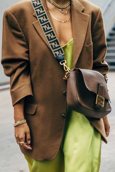 MFW Day 2 Bags Street Style, Milan Fashion Week Spring 2020, Fashion Week Spring 2020, Office Outfits Women, Looks Street Style, Best Street Style