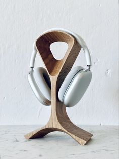 Wooden Product Design, Solid Works Design, Wooden Products Ideas, Wood Work Ideas, Scandinavian Wood, Airpods Max