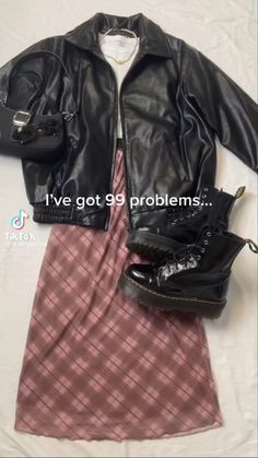 Outfit Jaket Kulit, Leather Jacket Outfits Aesthetic, Downtown Academia, Concert Outfit Ideas Fall, Outfit With Leather Jacket, Outfit Idea Aesthetic, Ae Outfits, 80s Inspired Outfits