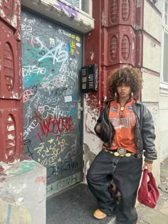 Graffiti On Clothes, Maxamilist Fashion, Outfits With Layers, Baggy Street Style, Boots Mini Skirt, Black Woman Fashion, Casual Outfits Cute, Fashionable Nails