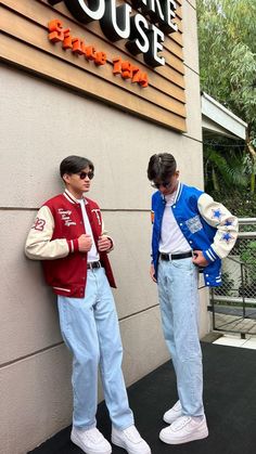 Outfit Varsity Pria, Casual Jacket Outfit, Outfit Grid Men, Baseball Jacket Outfit, Men Fashion Photoshoot, Mens Photoshoot Poses