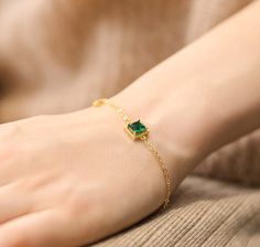 Shine bright like a diamond. Easy, sleek and stunning. Emerald Bracelet Simple, Emerald Bracelet, Bracelet Simple, Bracelet Friendship, Doll Jewelry, Simple Bracelets, Shine Bright Like A Diamond, Shine Bright, Delicate Bracelet