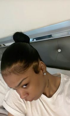 No Part Bun Natural Hair, Bun With Headband Black Women, Two Small Buns Hairstyle, Low Claw Clip Bun, Headband And Bun, Protective Bun Hairstyles, Low Bun Hairstyles Black Women, Low Buns Black Women, Natural Sleek Bun