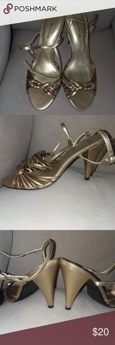 Bandolino gold bronze  sling  open toe heel 3 1/2" Gold and bronze sling back/strap open toe heel with twist/knot at the front. Perfect for a night on the town or fancy event. Item can be shipped in a shoebox upon request.  New never worn. Bandolino Shoes Heels Open Toe Sandals Heels, Fancy Event, Bandolino Shoes, Twist Knot, Open Toe Sandals, Sling Back, Toe Sandals, Valentino Studs, Back Strap