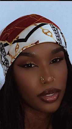 Double Nose Piercing, Cute Nose Piercings, Face Beat Makeup, Nose Piercing Stud, Cute Nose, Faux Piercing