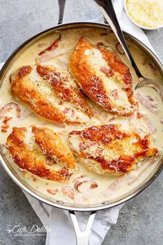 Carbonara Chicken, Creamy Parmesan Chicken, New Chicken Recipes, Chicken Carbonara, Favorite Recipes Chicken, Low Carb Chicken Recipes, Resep Diet, Creamy Parmesan, Low Carb Chicken