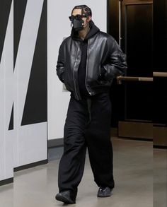 Black Leather Outfit, Jordan Clarkson, Street Fashion Men Streetwear, Mens Fashion Streetwear, Stylish Mens Outfits, Streetwear Men Outfits