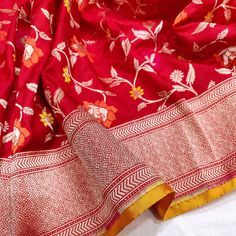 Banarasi Katan silk meenakari Weaving sarees 🥀 #banarasisaree #banarasikatansilksarees #banarasi #banarasisilk #banarasisareesonline #katansilkbanarasisaree #katansilksaree #katanbenarasi #meenakarisaree #meenakariweaving #meenakarisarees #meenakari #meenakariwork Kochi India, Katan Silk, Designs For Dresses, Kochi, Banarasi Sarees, Weaving, Saree, India, Silk