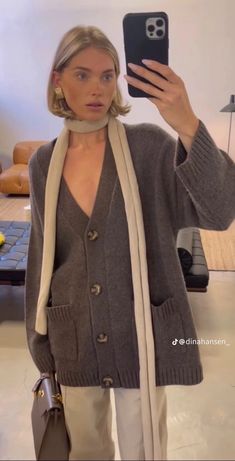 Elsa Hosk Style, Knits Sweaters, Elsa Hosk, Winter Looks, Fall Winter Outfits, Minimal Fashion, Group Chat, Autumn Winter Fashion