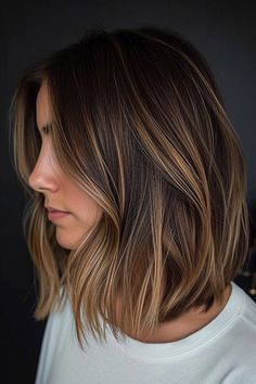 Balayage Brunette Long Bob, Short Fall Balayage Hair, Shoulder Length Brown Balayage, Highlights Brown Hair Short Curly, Shoulder Length Balayage Hair, Warm Tone Balayage On Dark Hair, Brunette Balayage Hair Medium Length, Shoulder Length Brown Hair Balayage, Bob Balayage Brunette