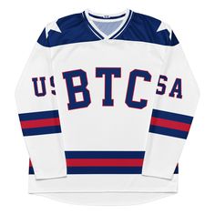 Bitcoin inspired hockey fan jersey. "USA" right & left sleeve print. "Nakamoto" back print, referencing the pseudonymous creator of bitcoin, the real identity of which remains a mystery to this day. "21 MM" back print, referencing the maximum amount of bitcoins that will ever be issued by the bitcoin network. - Great jersey for bitcoin conventions and meetups! - This bitcoin merchandise is perfect for any bitcoin HODLER. Excellent gift for birthdays, Christmas, Hanukkah, Valentine's Day, anniver Hockey Jersey Design, Hockey Jersey Streetwear, Purple Hockey Jersey, Custom Hockey Jersey, Vintage Hockey Jersey, Usa Hockey, Hockey Fans, Recycled Polyester Fabric, Vintage Tshirts