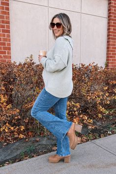 casual neutral outfit inspo Flare Jeans Outfit, Block Heel Boots, Jeans Outfit, Free People Sweater