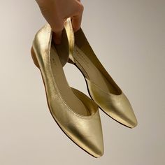 Beautiful Shoes In A Gentle Golden Color. Soft Leather. Pointed Toe. New, No Box. 100% Authentic. Size Us6/Eu36 Gold Medium Width Slip-on Heels, Elegant Gold Pointed Toe Flats For Formal Occasions, Gold Low Heel Pointed Toe Flats For Spring, Gold Pointed Toe Flats With Low Heel For Spring, Gold Pointed Toe Flats For Spring, Gold Pointed Toe Flats For Party, Chic Gold Ballet Flats For Evening, Gold Low Heel Court Shoes For Office, Gold Pointed Toe Flats With Low Heel