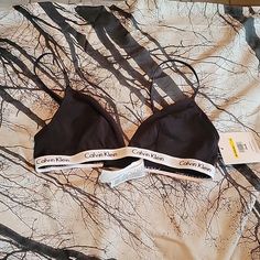 This Listing Is For A Black Calvin Klein Bra. Calvin Klein Black Stretch Bra, Black Summer Bra For Loungewear, Black Loungewear Bra, Sleepwear Black, Calvin Klein Sports Bra, Calvin Klein Bra, Black Calvin Klein, Comfort Gray, Cotton Bras