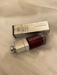 Dior lip oil perfect for everyone 😘 Dior Addict Lip Glow Oil, Lip Glow Oil, Dior Addict Lip Glow, Glow Oil, Dior Addict Lip, Gloss Labial, Makijaż Smokey Eye, Makeup Needs, Fancy Makeup