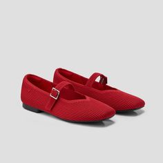 Margot-Maryjane-best-walking-flats Linear Gradient, Bag Accessories Diy, Shoes Flats Sandals, Mary Jane Flats, Sneaker Heels, Mary Jane Shoes, Red Shoes, Shoe Sale, Cleaning Clothes