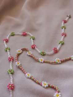 Beaded Daisy Necklace, Beaded Pearl Necklace, Beaded Daisy, Pearl Charm Necklace, Daisy Necklace