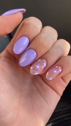 Spring Nails Purple Pastel, Lavender Spring Nail Designs, Fun Lavender Nails, Spring Gel X Nails Almond, Easy Nail Art Purple, Cute Purple Acrylic Nails Almond, Simple Summer Nails Purple, Summer Nail Inspo Purple, Fun Purple Nail Designs