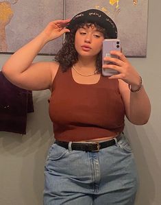 Midsize Indie Outfits, Midsized Girls Aesthetic, Y2k Fits Midsize, Midsize Positivity, Mid Size Granola Girl, Outfits Gorditas, Mid Size Fashion, Look Plus Size, Poses References