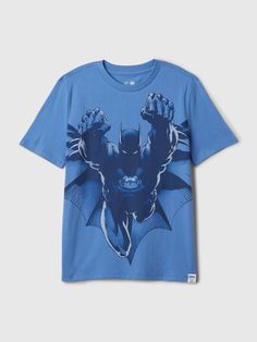 Soft cotton graphic T-shirt.  Crewneck.  Short sleeves.  Batman graphic at front.  Straight, easy fit.  Hits at the hip. Toddler Jeans, Boys Graphic Tee, Men Boys, Boys T Shirts, Gap, Neck T Shirt, Cotton Tshirt, Graphic Tshirt, Batman