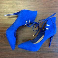 Sexy Blue Suede Pumps With Gold Trimmings 4.5” Heels Chic Royal Blue Pointed Toe Heels, Chic Royal Blue High Heels, Blue Heels With 4-inch Heel For Night Out, Blue Pointed Toe Heels For Night Out, Silver Platform Heels, Black And Silver Heels, Gold Sparkly Heels, Wedding Shoes High Heels, Blue Suede Pumps