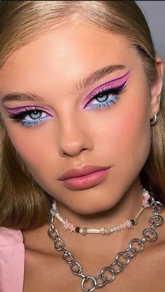 winged eyeshadow ideas Creative Eyeshadow Looks, Creative Eyeshadow, Rosa Make-up, Make Up Designs, Maquillage On Fleek, Barbie Makeup, Smink Inspiration