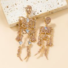 Material: Alloy Fashion Element: Skull Style: INS Style Gold Skull Jewelry For Party, Crystal Skeleton, Skull Style, Skull Fashion, Design Jewelry, Silver Accessories, Halloween Women, Women Trends, Watch Necklace