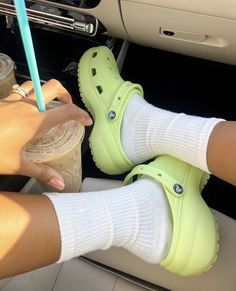 Crocs Platforms Outfit, Crocs Outfit Summer, Crocs Platforms, Aesthetic Crocs, Croc Outfits, Cool Crocs, Orange Crocs, Crocs Aesthetic, Crocs Outfit