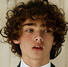 Curly Hair Looks, Messy Bob Hairstyles, Boys With Curly Hair, Haircuts For Curly Hair, Corte De Cabelo Masculino, Permed Hairstyles, Curly Hair Men, Boys Haircuts, Grunge Hair