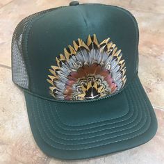 Bird Ridge hats are individually crafted to ensure that no two are ever the same, uniquely made, just like you! Trucker Hat Outfit, Country Hat, Western Things, La Living, Custom Cowboy Hats, Country Hats, Feather Diy, Painted Hats, Feather Crafts