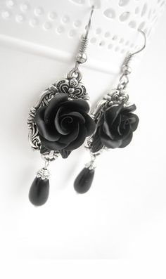 Dangle drop earrings in vintage style with black sculpted Black Rose Design Party Jewelry, Elegant Black Jewelry With Rose Design, Earrings Gothic, Dark Jewelry, Floral Ornaments, Black Roses, Gothic Earrings, Vintage Style Earrings, Gothic Accessories