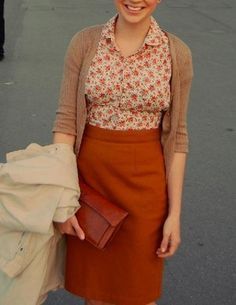 This could be a cute teacher outfit. I like the wallet. Cute Teacher Outfits, Librarian Style, Lindy Hop, Red Pencil, Look Retro, Teacher Outfit, Thanksgiving Outfit