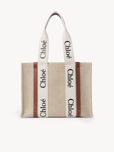 Woody Tote Bag | Blend Fashion and Practicality | Chloé US Sunglasses For Your Face Shape, Chloe Logo, Nyc Winter, Chloe Shoulder Bag, Dream Bags, Brown Tote Bag, Winter Capsule, Sustainable Leather, Brown Tote