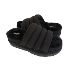 Official PayPal Conversion Rates Add Currency Converter To Your Items ; Official PayPal Conversion Rates Add Currency Converter To Your Items UGG MAXI SLIDE MOCCASIN PUFF SANDALS MODEL: 1126377 100% AUTHENTIC BRAND NEW SIZE USA 10 / EURO 41 / UK 8 - COLOR BLACK       UGG platform with lightweight puff uppers, the Maxi Slide is a statement sandal featuring our signature sheepskin insole. Set on a maximalist 2.5" sole, it offers a leg-lengthening look and ultra-cushioned step. Product Specs: * Pad Ugg Platform, Currency Converter, Statement Sandals, Black Uggs, Black Slides, Woven Labels, Ugg Australia, Moccasins, Density