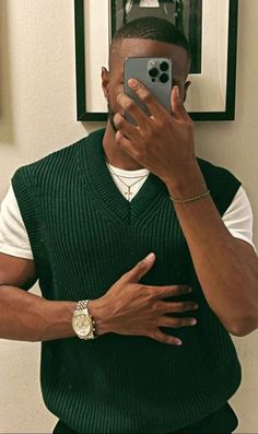 Dark green knit vest with white casual t-shirt. Certified style. Spiritual Fashion, Classy Outfits Men, Black Men Street Fashion, Men Street Fashion, Mens Fashion Inspiration