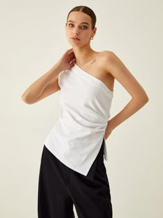 Assymetric Top Outfits, Asymmetrical Top Outfit, Asymmetric Clothing, White Top Outfit, Asymmetrical Outfit, Assymetrical Top, Asymmetrical Style, Black And White Outfit, Asymmetrical Shirt