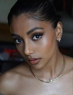 Charithra Chandran Makeup, Dusky Makeup, Brown Skin Makeup Indian, Dusky Skin Makeup, Desi Makeup, Charithra Chandran, Indian Skin Makeup, Samantha Logan, Indian Makeup Looks