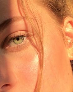 Cheveux Oranges, Golden Hour Photos, Golden Hour Photography, Lily Evans, Gold Aesthetic, Orange Aesthetic, Aesthetic Eyes, Elegante Casual, Yellow Aesthetic