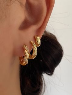 Two Gold Hoop Earrings, Gold Hoop Stack Earrings, Gold Elegant Earrings, Gold Hoop Earring Stack, Bold Gold Earrings, Gold Hoop Stack, Prom Gold Jewelry, Earing Stack Gold, Earring Inspo Gold