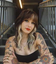 Brunette Hair Color With Bangs, Peekaboo Bangs Hair Color, Shag Haircut With Money Piece, Edgy Brunette Hair Color, Short Shag Color Ideas, Brown Blonde Peekaboo Hair, Edgy Brown And Blonde Hair, Bangs With Color Block, Backwards Balayage