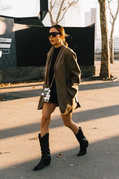 Looks Adidas, 2020 Street Style, Bota Country, Walking Down The Street