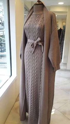 Sukienki Maksi, Stylish Winter Outfits, Modesty Fashion, Muslimah Fashion Outfits, Modest Wear, Classy Casual Outfits, Knitwear Fashion, Muslimah Fashion, Modest Fashion Outfits