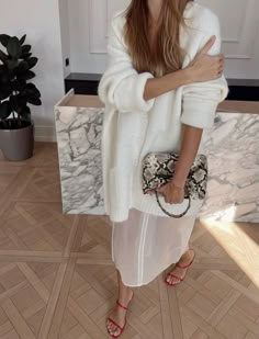 Minimalist Wedding Guest Outfit, Layering Street Style, Envy Clothing, Timeless Outfits, Quoi Porter, Daily Fashion Inspiration, Evening Outfits, Holiday Fashion, Elegant Fashion