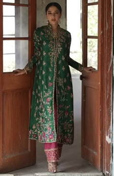 Mehndi Guest Outfit, Mina Hasan, Heavy Suit, Raw Silk Pants, Eastern Wear, Party Wear Suits, Bridal Suits, Hand Work Design