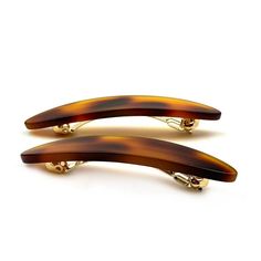 Set of 2 handmade oval hair clips, in acetate. Ideal for fine hair. Total length 7.5cm. Bar frame length 6cm. Oval Hair, Wedding Barrettes, Flat Hair, Handmade Hair Accessories, French Barrette, Brown Flats, Hair Barrettes, Wedding Hair Accessories, Barrettes