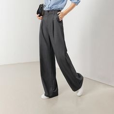 Stylish Commuting Attire: High Waist Straight Loose Suit Pants for Women in Gray Suit Pants For Women, Women Suit Pants, Loose Suit, Trendy Jeans, Professional Wardrobe, Loose Trousers, Pantsuits For Women, Leggings Casual, 2023 Autumn