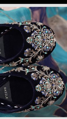 Slippers For Ladies, Ladies Sneakers, Indian Shoes, Comfortable Shoes For Women, Sneakers Heels, Sandals Cute, Bead Embroidery Tutorial, Traditional Indian Outfits, Shoe Women