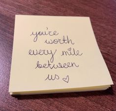 Yellow sticky note with long distance relationship quote 🤍 Cute Notes From Boyfriend, What To Gift A Boyfriend, Things To Send Your Long Distance Boyfriend, Long Distance Aesthetic Quotes, Send Off Gifts For Boyfriend, Gifts With Notes Cute Ideas, Love Note For Long Distance Boyfriend, Love Notes Long Distance, Cute Boyfriend Note Ideas