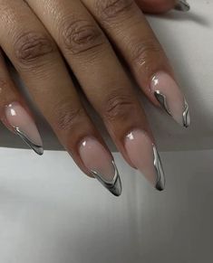 Wiggly French Tip Nails, Japanese Chrome Nails, White Edgy Nails, Melted Chrome Nails, Chrome And Pearl Nails, Chrome 3d Nails Designs, Silver Drip Nails, Almond Shaped Nails Chrome, Chrome Squiggle Nails